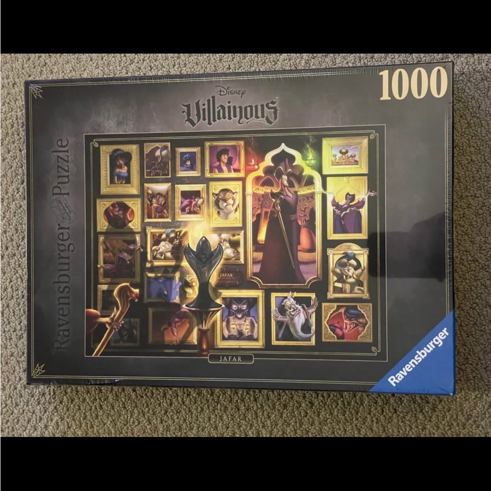 Ravensburger Black and Gold Villainous Puzzle 1000 Pieces